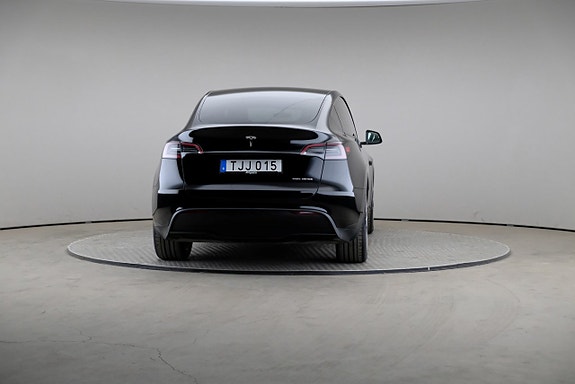 Tesla Model Y 5 of 28