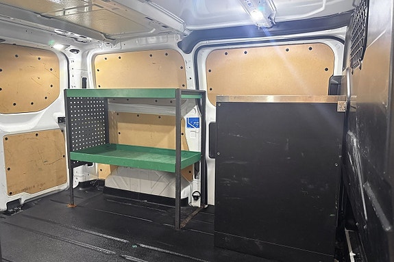 Ford Transit Custom 12 of 27