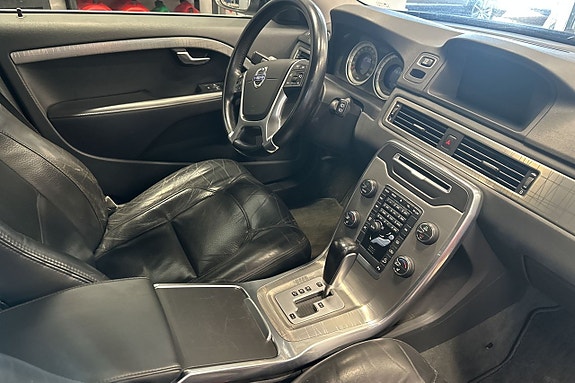 Volvo XC70 21 of 30