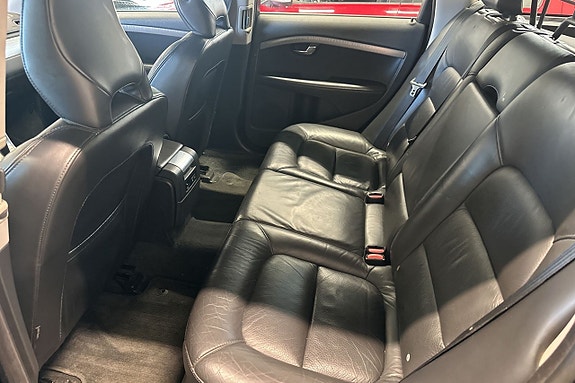 Volvo XC70 13 of 30