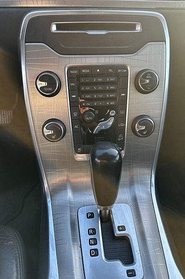 Volvo XC70 22 of 30