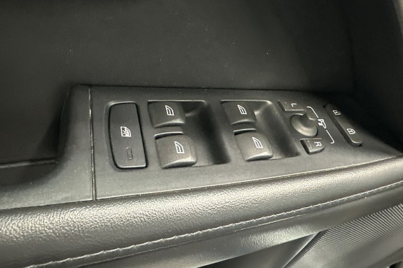 Volvo XC70 12 of 30