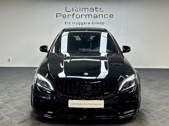 Mercedes-Benz C63 8 of 27
