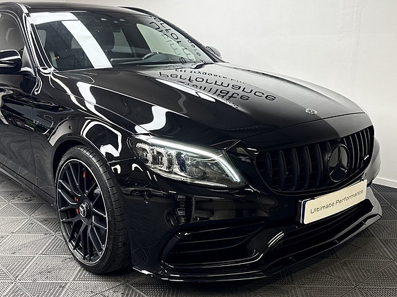 Mercedes-Benz C63 5 of 27