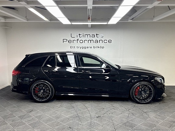 Mercedes-Benz C63 6 of 27