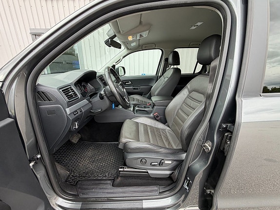 Volkswagen Amarok 10 of 13