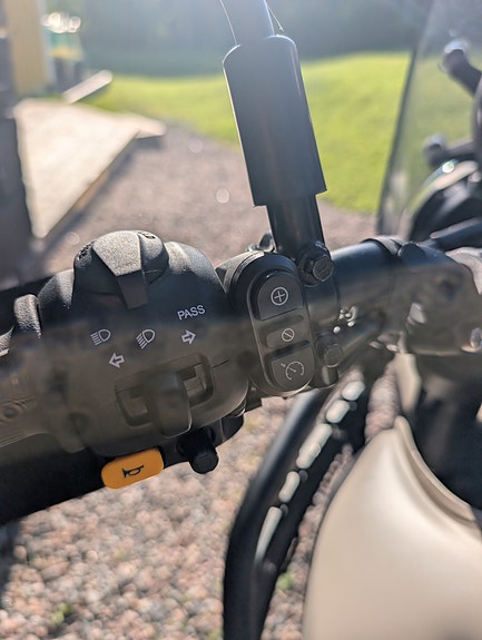 Royal Enfield HIMALAYAN 3 of 4