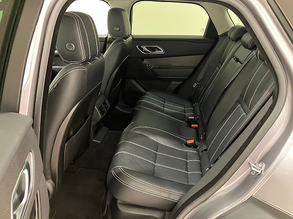 Land Rover Range Rover Velar 11 of 18