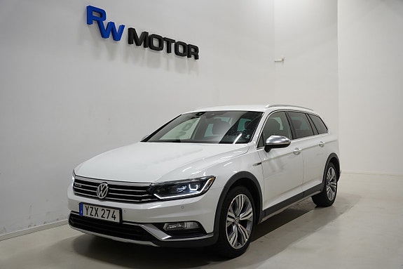 Volkswagen Passat Alltrack 2 of 22