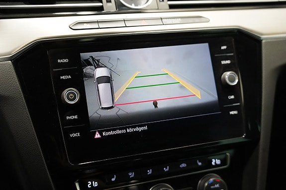 Volkswagen Passat Alltrack 15 of 22
