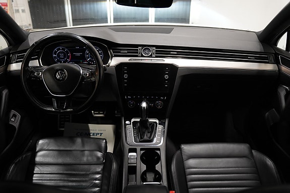 Volkswagen Passat Alltrack 10 of 22