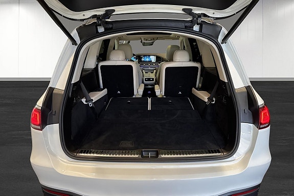 Mercedes-Benz GLS63 17 of 21