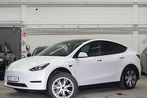 Tesla Model Y 2 of 30