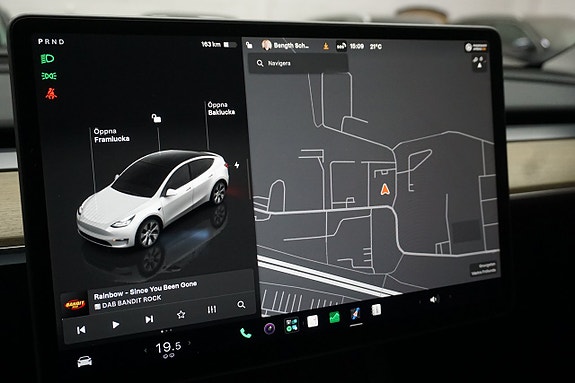 Tesla Model Y 18 of 30