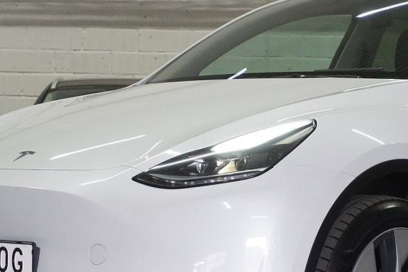 Tesla Model Y 29 of 30