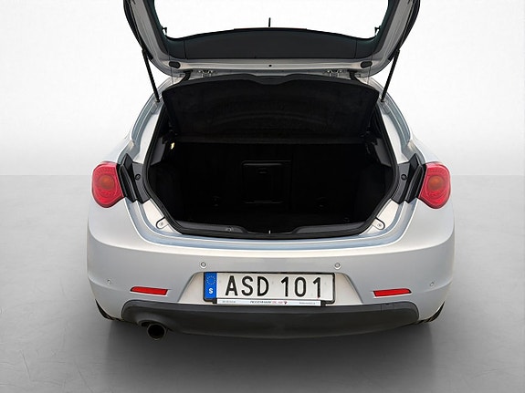 Alfa Romeo Giulietta 10 of 30