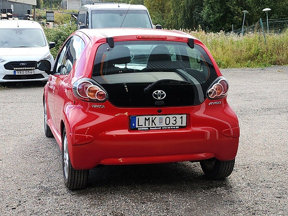 Toyota Aygo 7 of 10