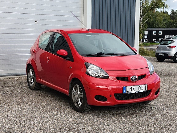 Toyota Aygo 8 of 10