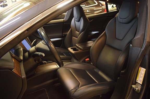 Tesla Model S 8 of 23