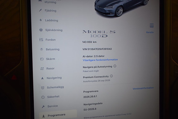 Tesla Model S 20 of 23
