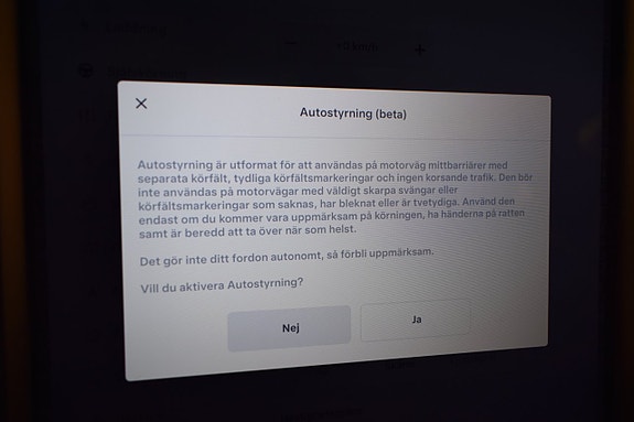 Tesla Model S 16 of 23