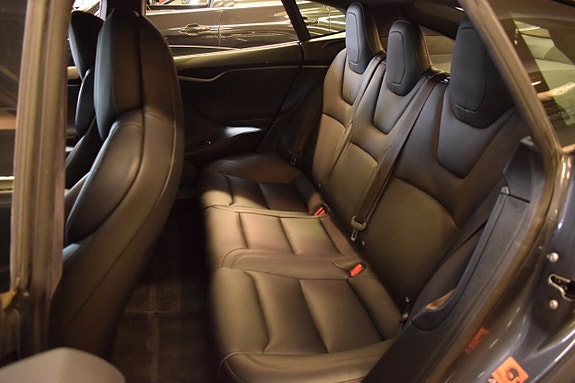 Tesla Model S 9 of 23