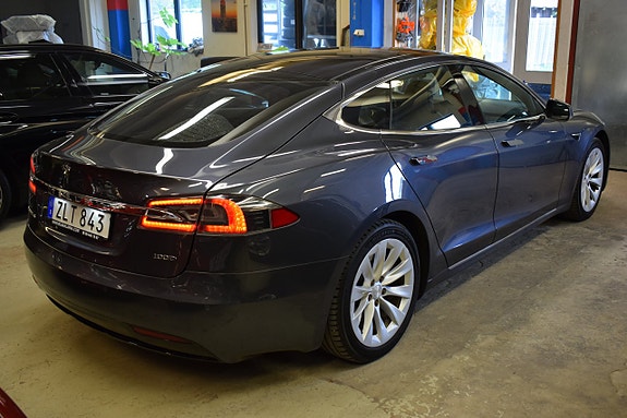 Tesla Model S 5 of 23