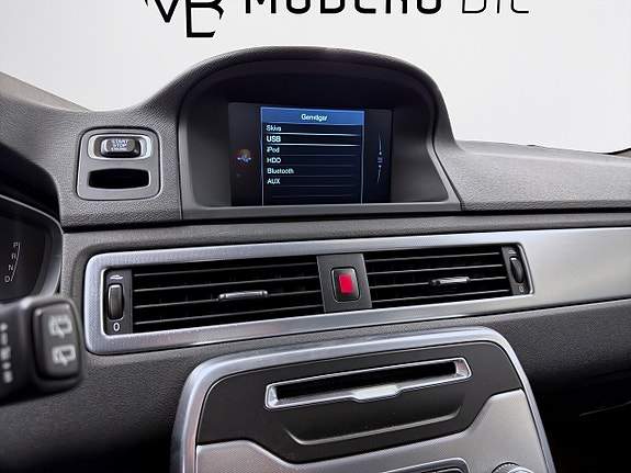 Volvo XC70 16 of 16