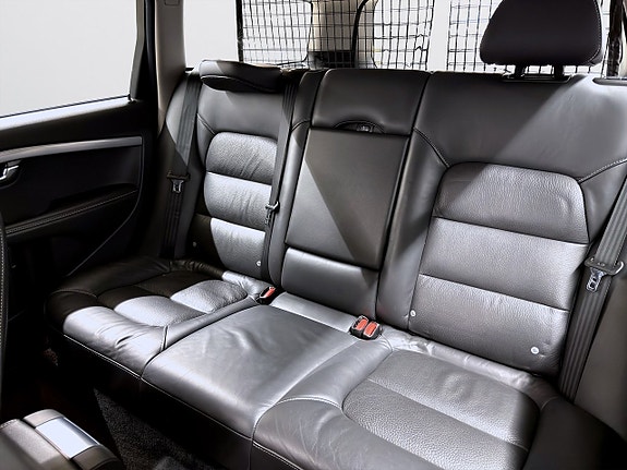 Volvo XC70 10 of 16
