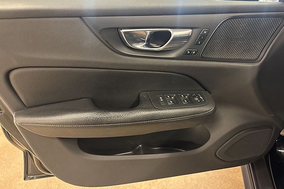 Volvo V60 Cross Country 11 of 21