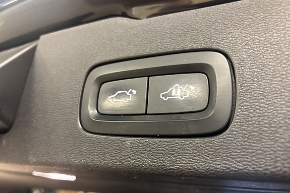 Volvo V60 Cross Country 8 of 21