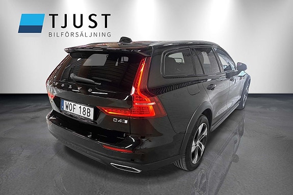 Volvo V60 Cross Country 5 of 21