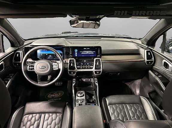 Kia Sorento 7 of 15