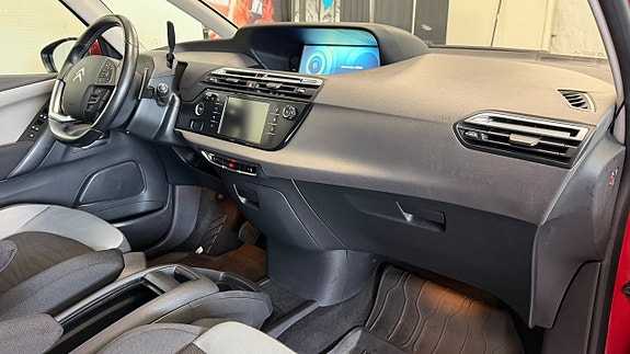 Citroen Grand C4 Picasso 17 of 21