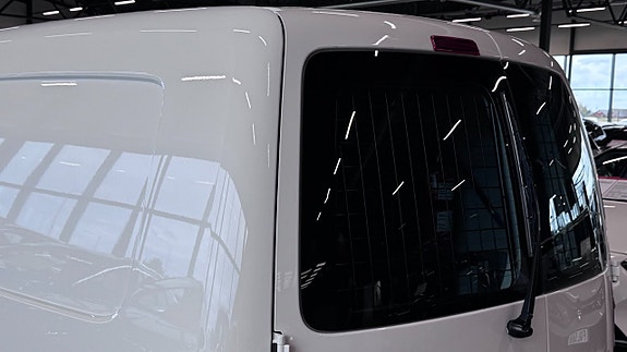 Volkswagen Caddy Maxi 18 of 19