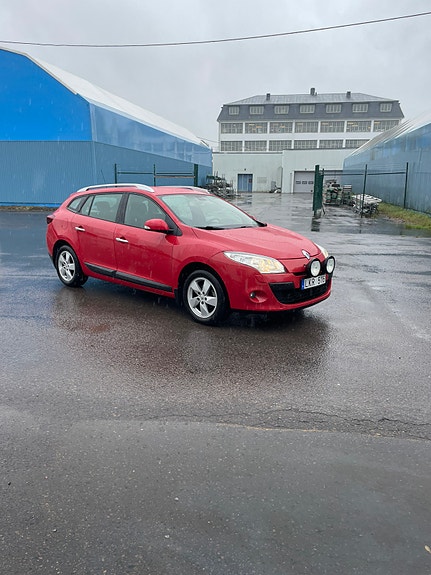 Renault Megane III 2 of 7