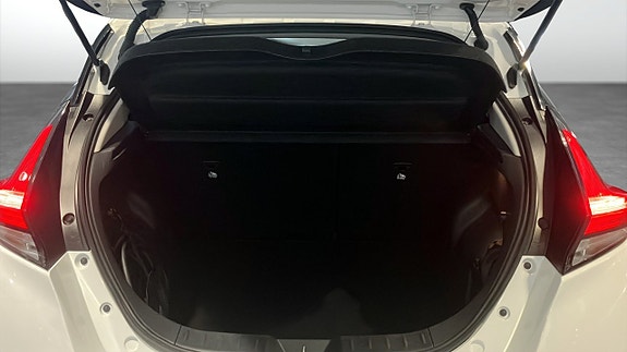 Nissan Leaf 10 of 12