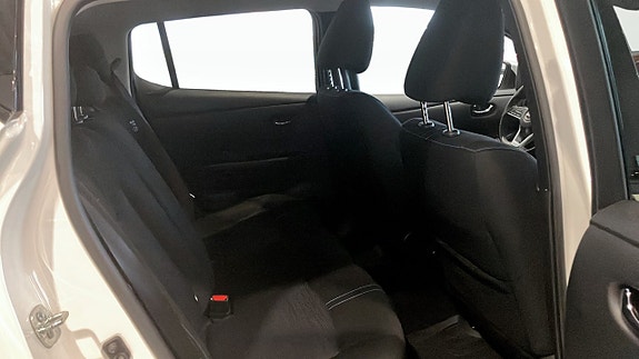 Nissan Leaf 5 of 12