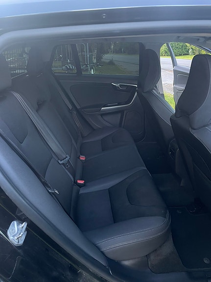 Volvo V60 8 of 9