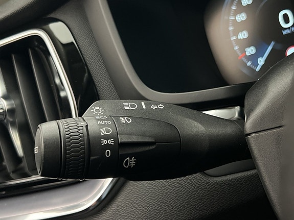 Volvo V60 13 of 28