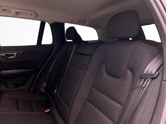 Volvo V60 26 of 28