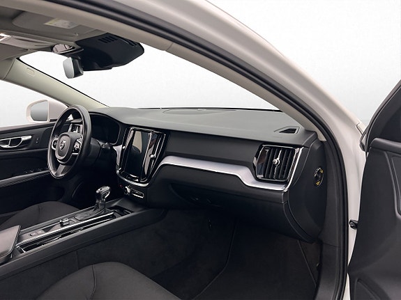 Volvo V60 25 of 28
