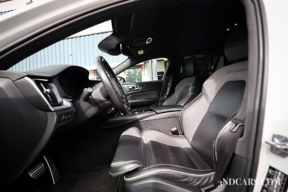 Volvo V60 9 of 18