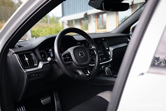 Volvo V60 8 of 18