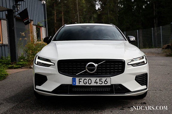 Volvo V60 2 of 18