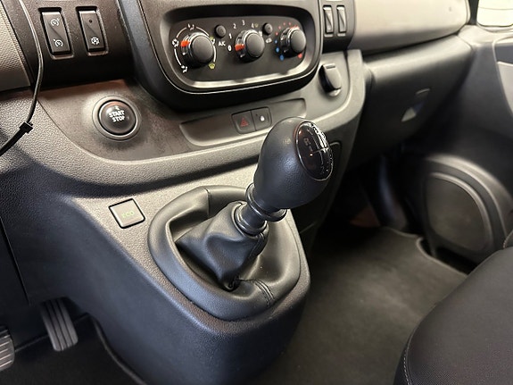 Renault Trafic 28 of 30