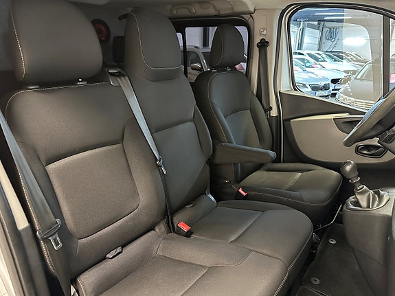 Renault Trafic 17 of 30