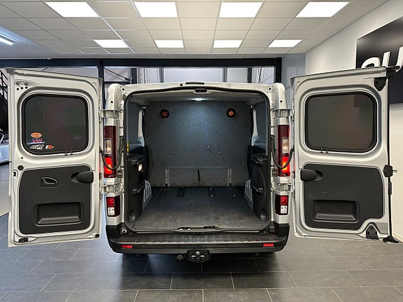 Renault Trafic 9 of 30