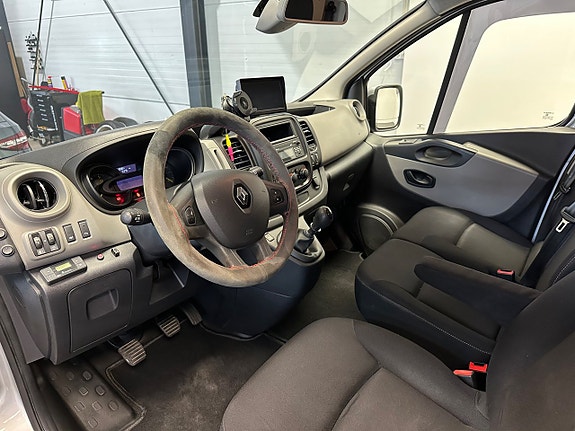 Renault Trafic 14 of 30