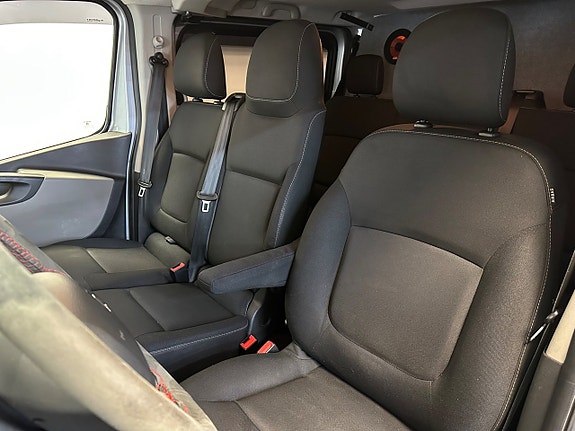 Renault Trafic 16 of 30